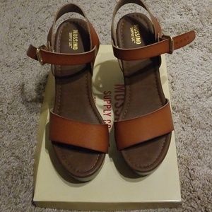 Mossimo Supply Co. Cali Sz 8